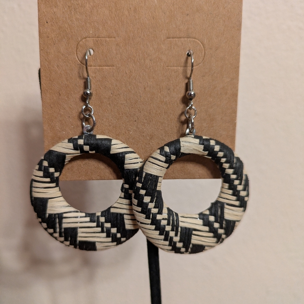 🎄BOGO FREE🎄Handmade Black and Cream Woven Hoop Earrings